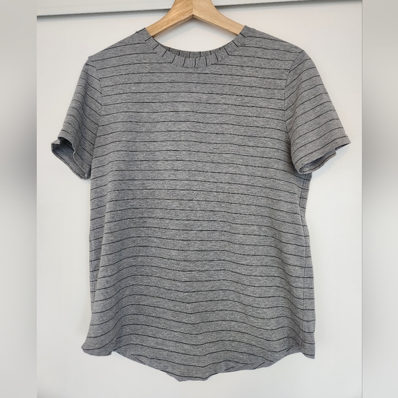 Bundle of 2 Lululemon Love Crew t-shirts - Picture 3 of 4